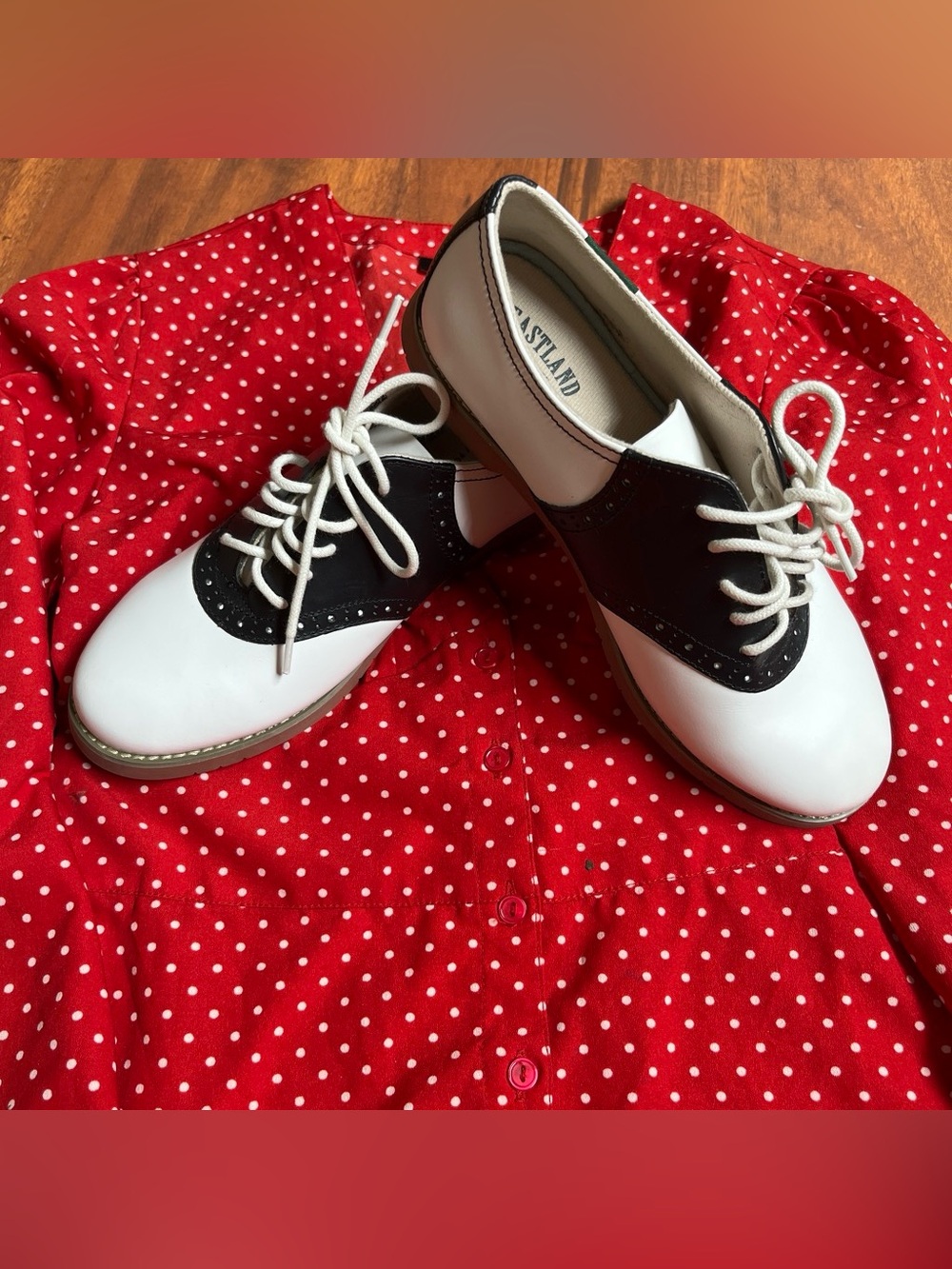 Eastland Leather Two-Tone Saddle Brogues Oxfords in White and Black. Never worn.